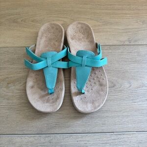 Vionic Karley Turquoise Blue Leather Toe Post Comfort Sandals Women's Size 6.5